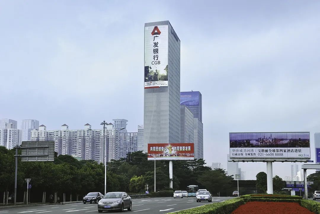 玻璃幕墙选择元亨格栅屏，只为更“轻松”